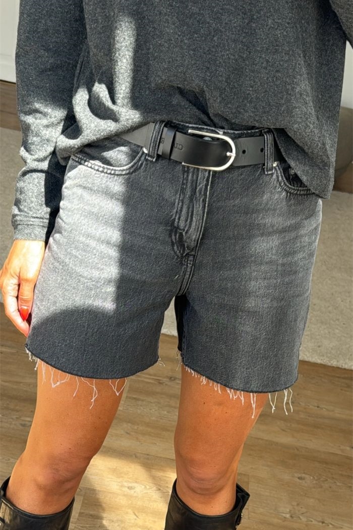 Laura HW Shorts, Dark Grey Denim